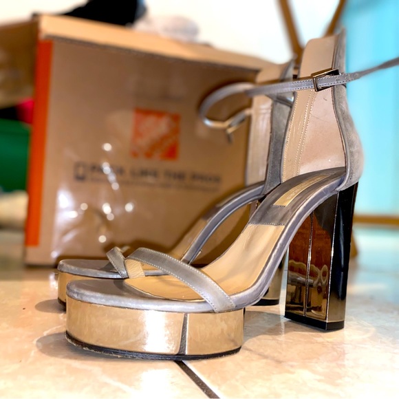 MICHAEL KORS GRAY SUEDE STILETTO HEELS MADE IN ITALY - Picture 3 of 9